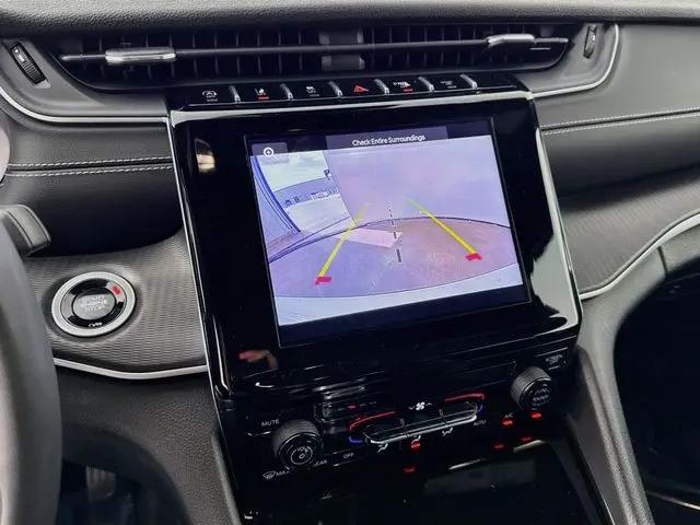 2024 Jeep Grand Cherokee L Laredo 4x4