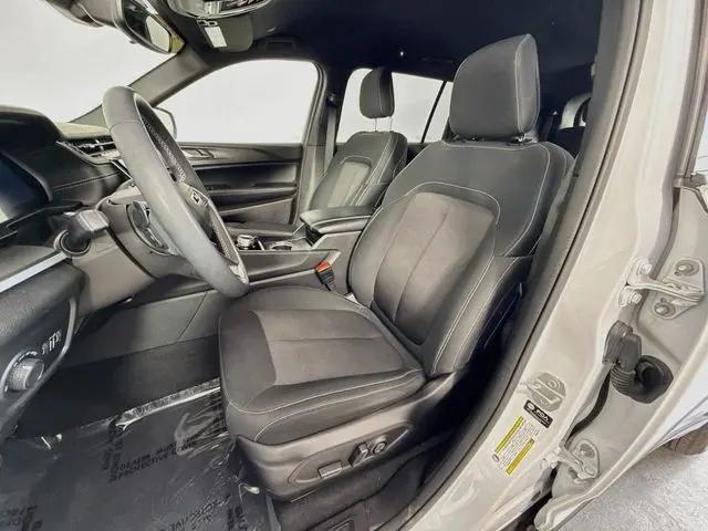 2024 Jeep Grand Cherokee L Laredo 4x4