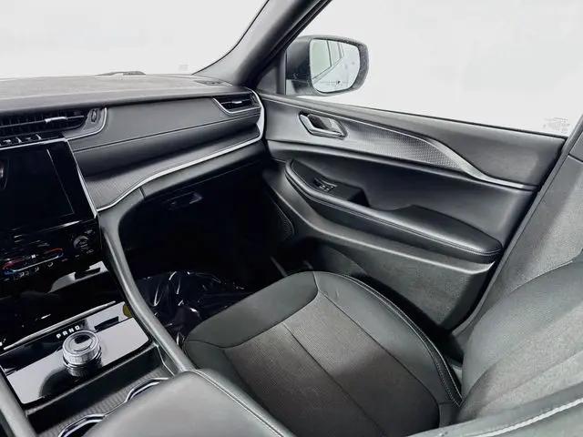 2024 Jeep Grand Cherokee L Laredo 4x4