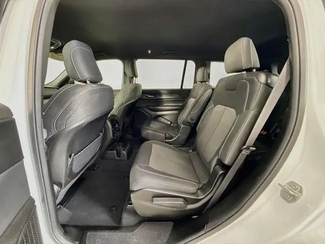 2024 Jeep Grand Cherokee L Laredo 4x4