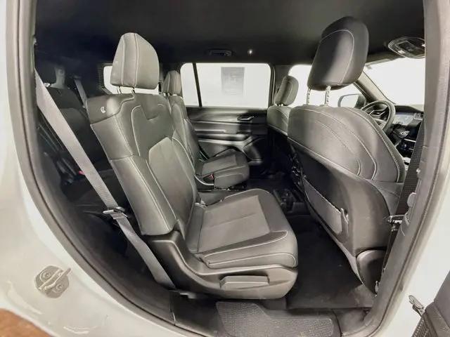 2024 Jeep Grand Cherokee L Laredo 4x4