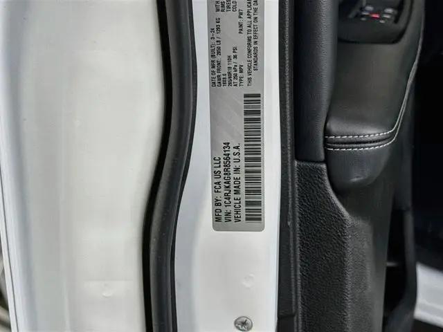 2024 Jeep Grand Cherokee L Laredo 4x4