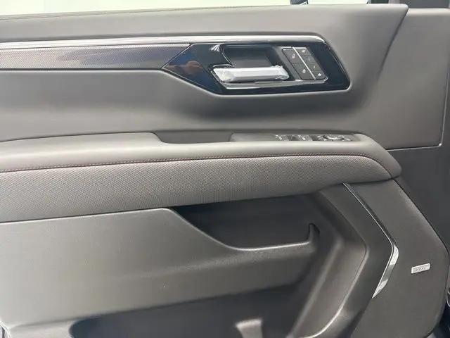 2026 Chevrolet Suburban RST, 4WD