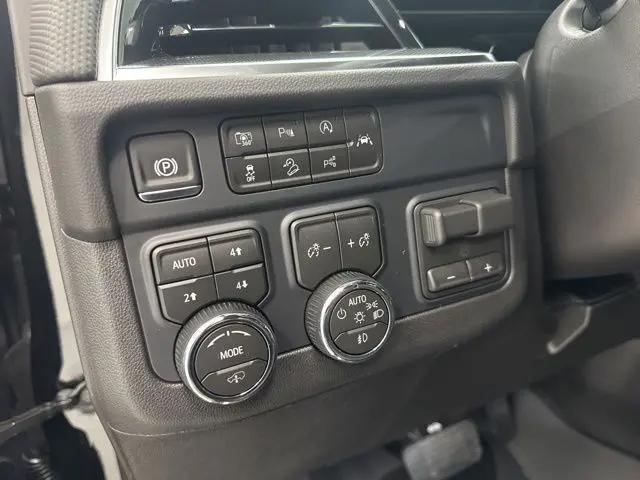 2026 Chevrolet Suburban RST, 4WD