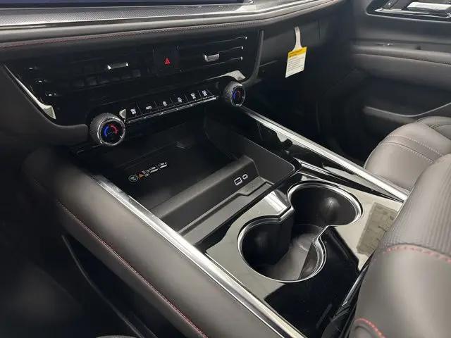 2026 Chevrolet Suburban RST, 4WD