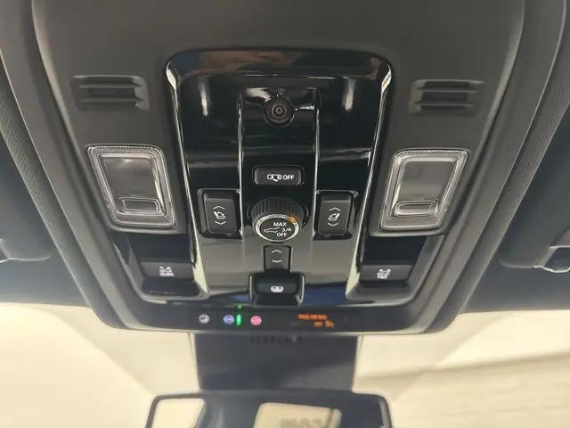 2026 Chevrolet Suburban RST, 4WD