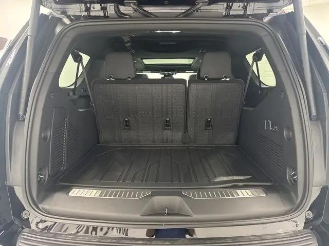 2026 Chevrolet Suburban RST, 4WD
