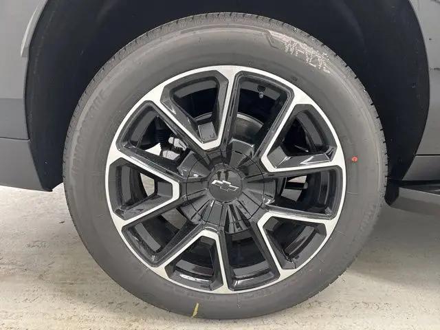 2026 Chevrolet Suburban RST, 4WD