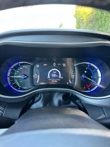 2022 Chrysler Pacifica Hybrid Touring L