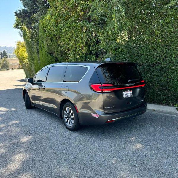 2022 Chrysler Pacifica Hybrid Touring L