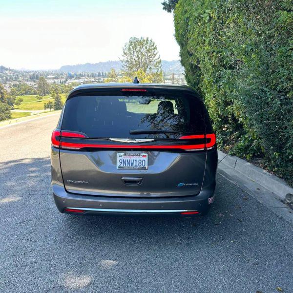 2022 Chrysler Pacifica Hybrid Touring L