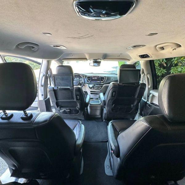 2022 Chrysler Pacifica Hybrid Touring L