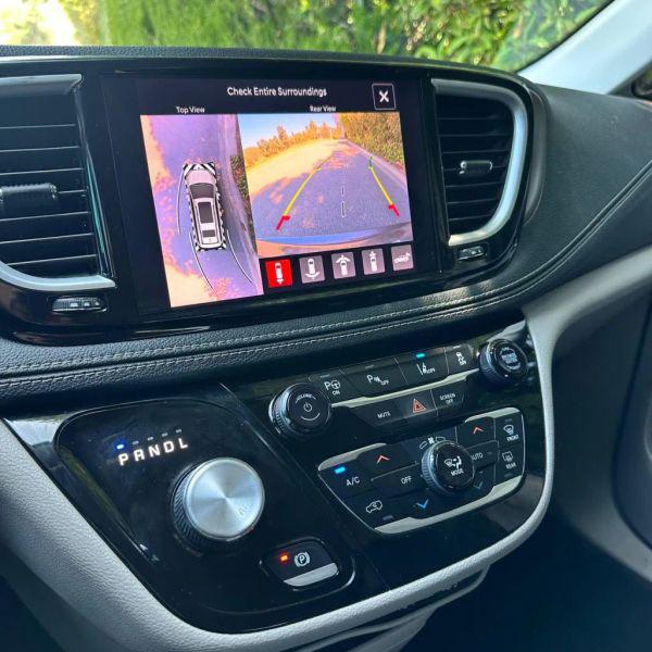 2022 Chrysler Pacifica Hybrid Touring L