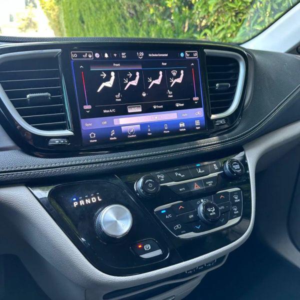 2022 Chrysler Pacifica Hybrid Touring L