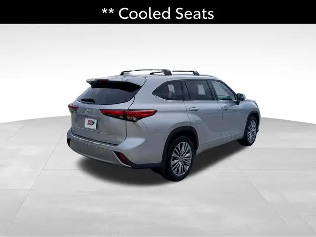 2020 Toyota Highlander Platinum