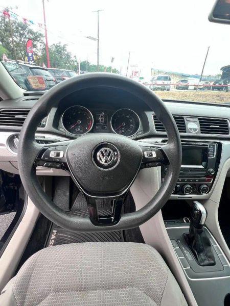2017 Volkswagen Passat 1.8T S