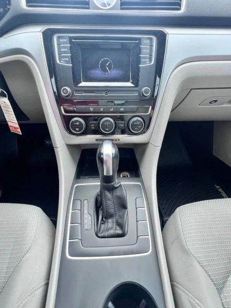 2017 Volkswagen Passat 1.8T S