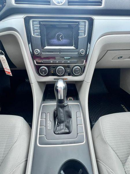 2017 Volkswagen Passat 1.8T S