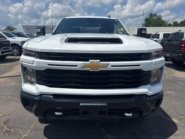 2024 Chevrolet Silverado 2500HD 4WD Crew Cab Standard Bed Custom