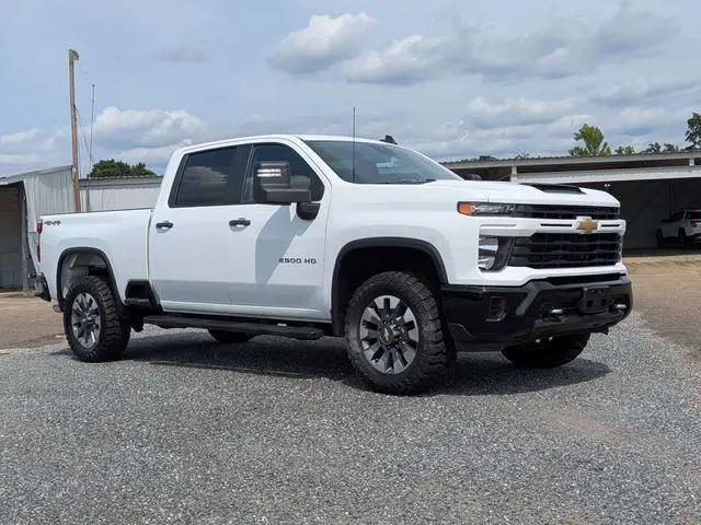 2024 Chevrolet Silverado 2500HD 4WD Crew Cab Standard Bed Custom