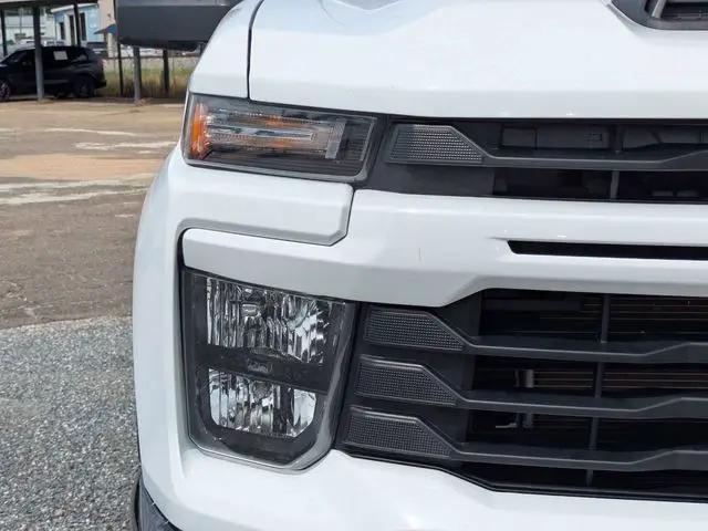 2024 Chevrolet Silverado 2500HD 4WD Crew Cab Standard Bed Custom