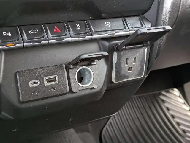 2024 Chevrolet Silverado 2500HD 4WD Crew Cab Standard Bed Custom