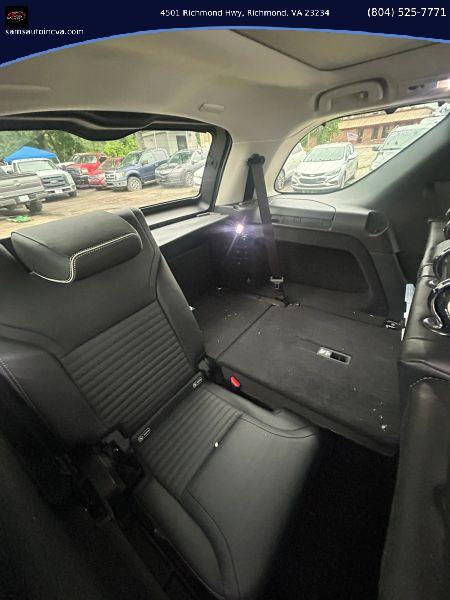 2017 Land Rover Discovery FIRST EDITION