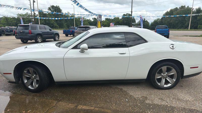 2016 Dodge Challenger SXT