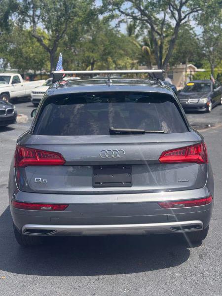 2020 Audi Q5 Titanium Premium 45 TFSI quattro S tronic