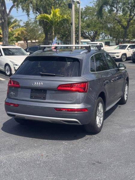 2020 Audi Q5 Titanium Premium 45 TFSI quattro S tronic