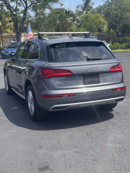 2020 Audi Q5 Titanium Premium 45 TFSI quattro S tronic