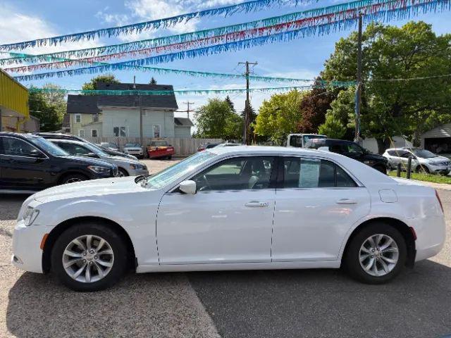 2018 Chrysler 300 Touring