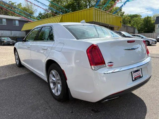 2018 Chrysler 300 Touring