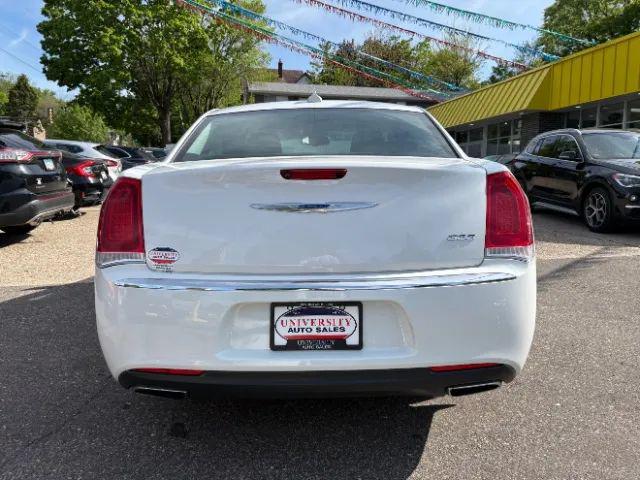 2018 Chrysler 300 Touring