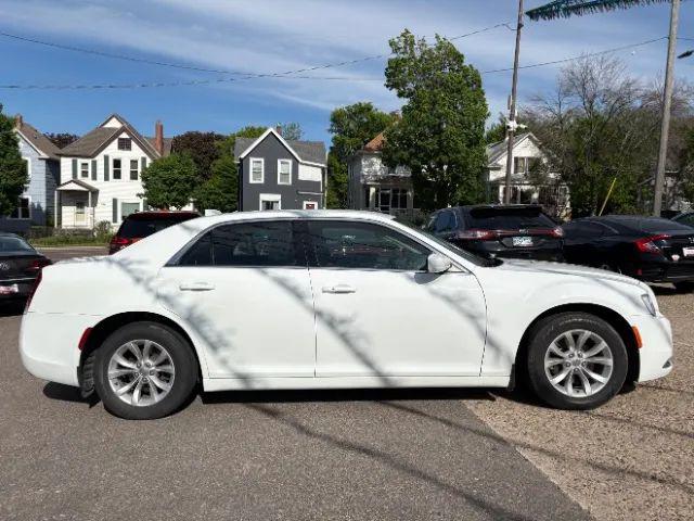 2018 Chrysler 300 Touring