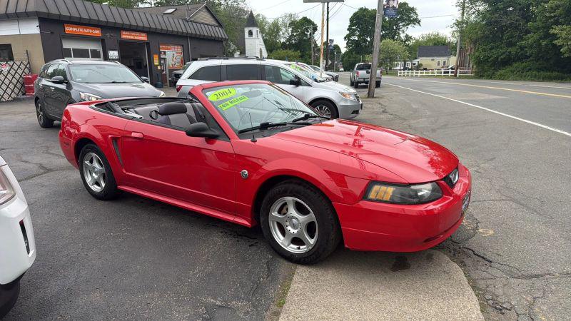 2004 Ford Mustang Deluxe