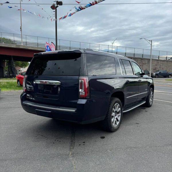 2017 GMC Yukon XL Denali