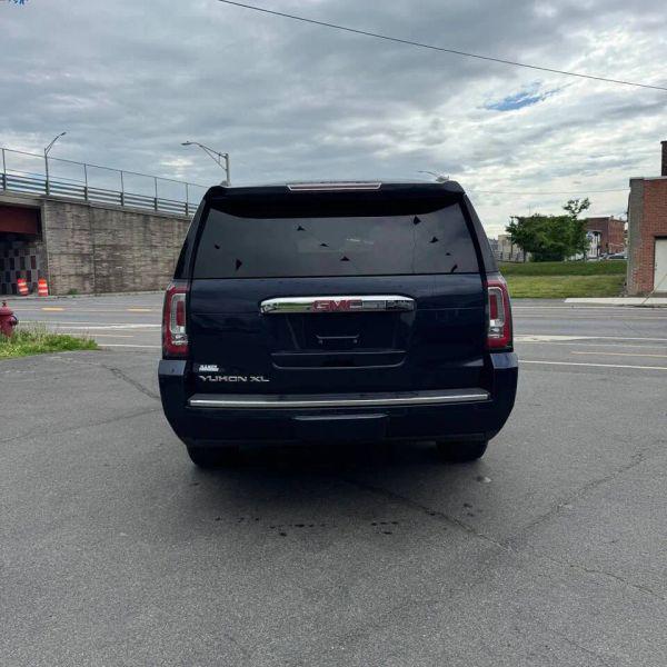 2017 GMC Yukon XL Denali