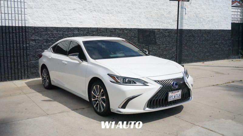 2021 Lexus ES 300h 300h