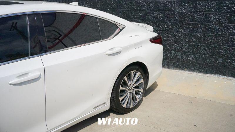 2021 Lexus ES 300h 300h