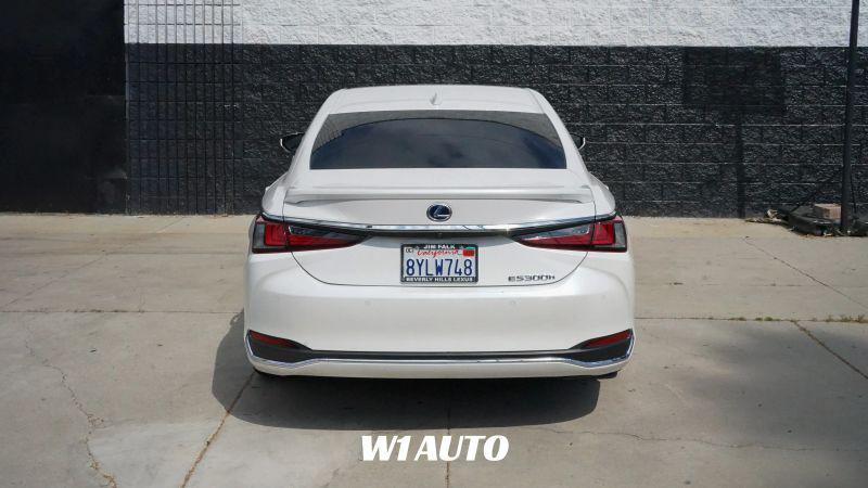 2021 Lexus ES 300h 300h