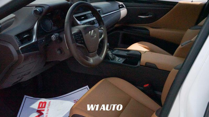2021 Lexus ES 300h 300h