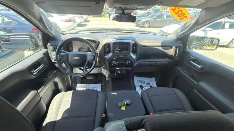 2022 Chevrolet Silverado 1500 4WD Double Cab Standard Bed Custom