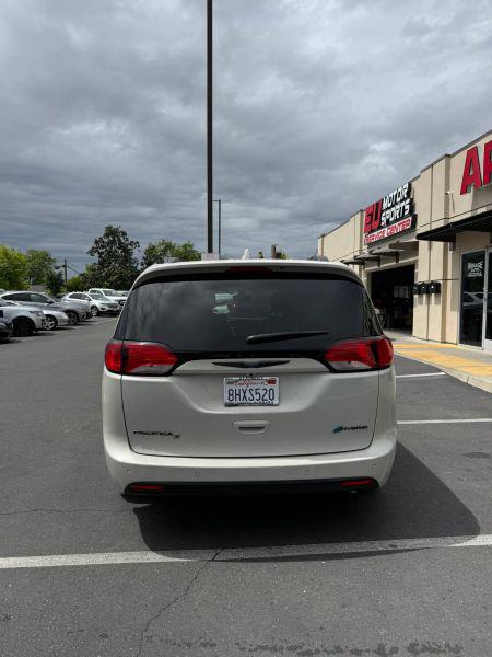 2019 Chrysler Pacifica Hybrid Touring Plus