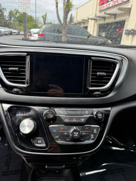 2019 Chrysler Pacifica Hybrid Touring Plus
