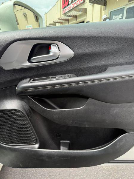 2019 Chrysler Pacifica Hybrid Touring Plus