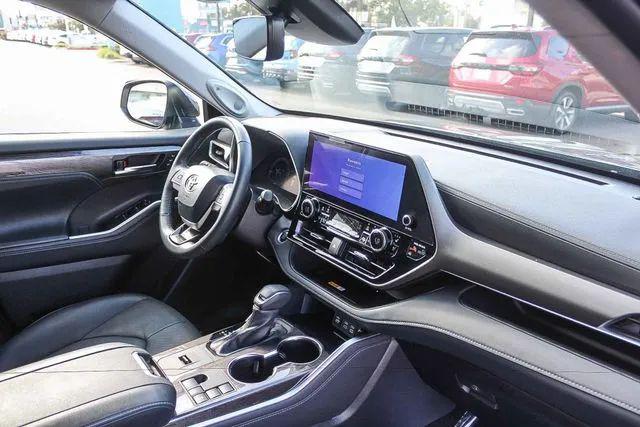 2024 Toyota Highlander Limited