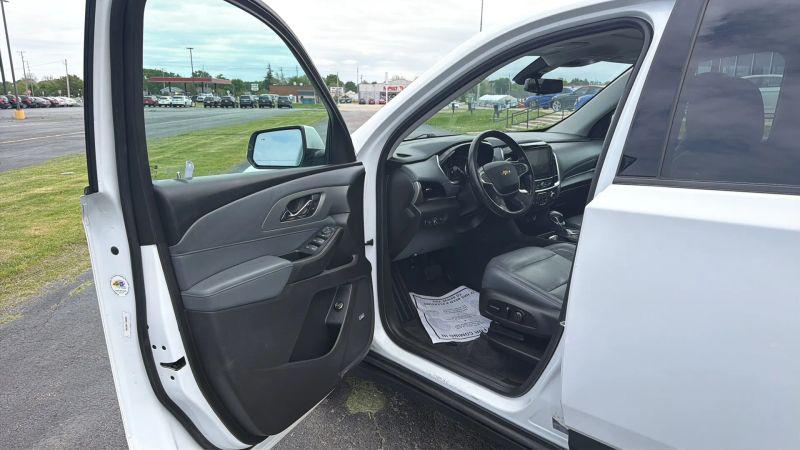 2021 Chevrolet Traverse FWD LT Leather