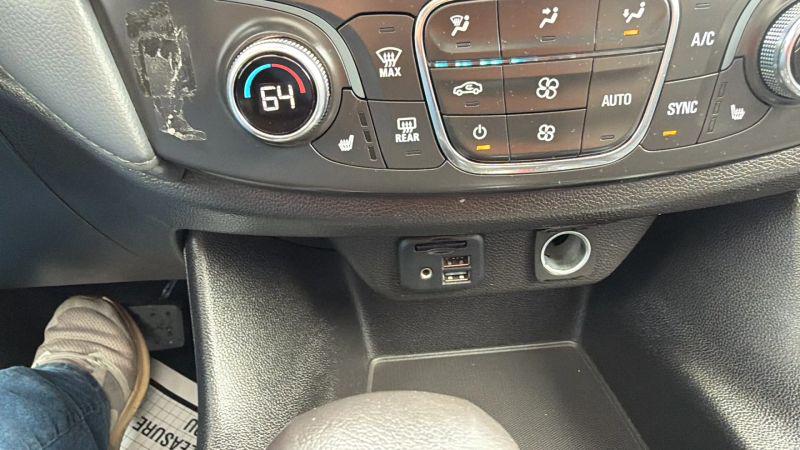 2021 Chevrolet Traverse FWD LT Leather
