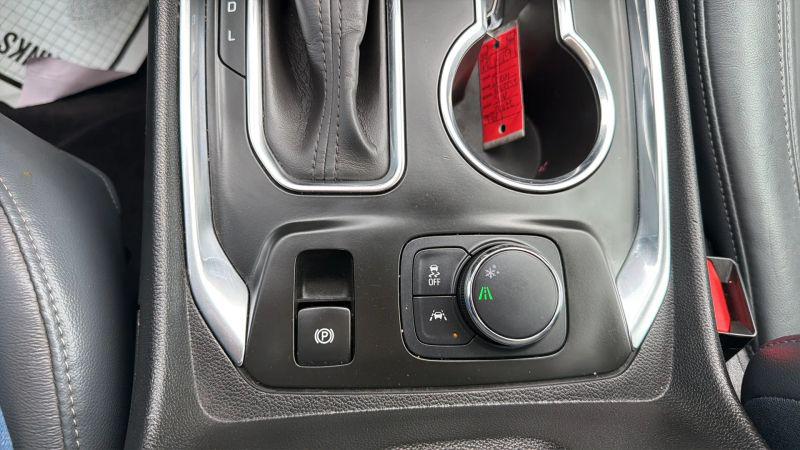 2021 Chevrolet Traverse FWD LT Leather